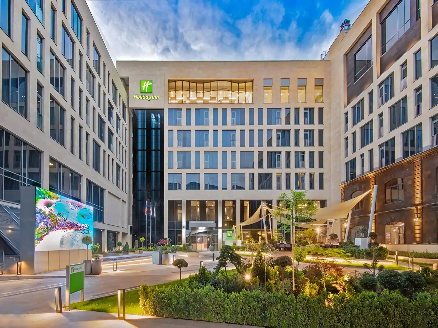 Holiday Inn Yerevan – Republic Square